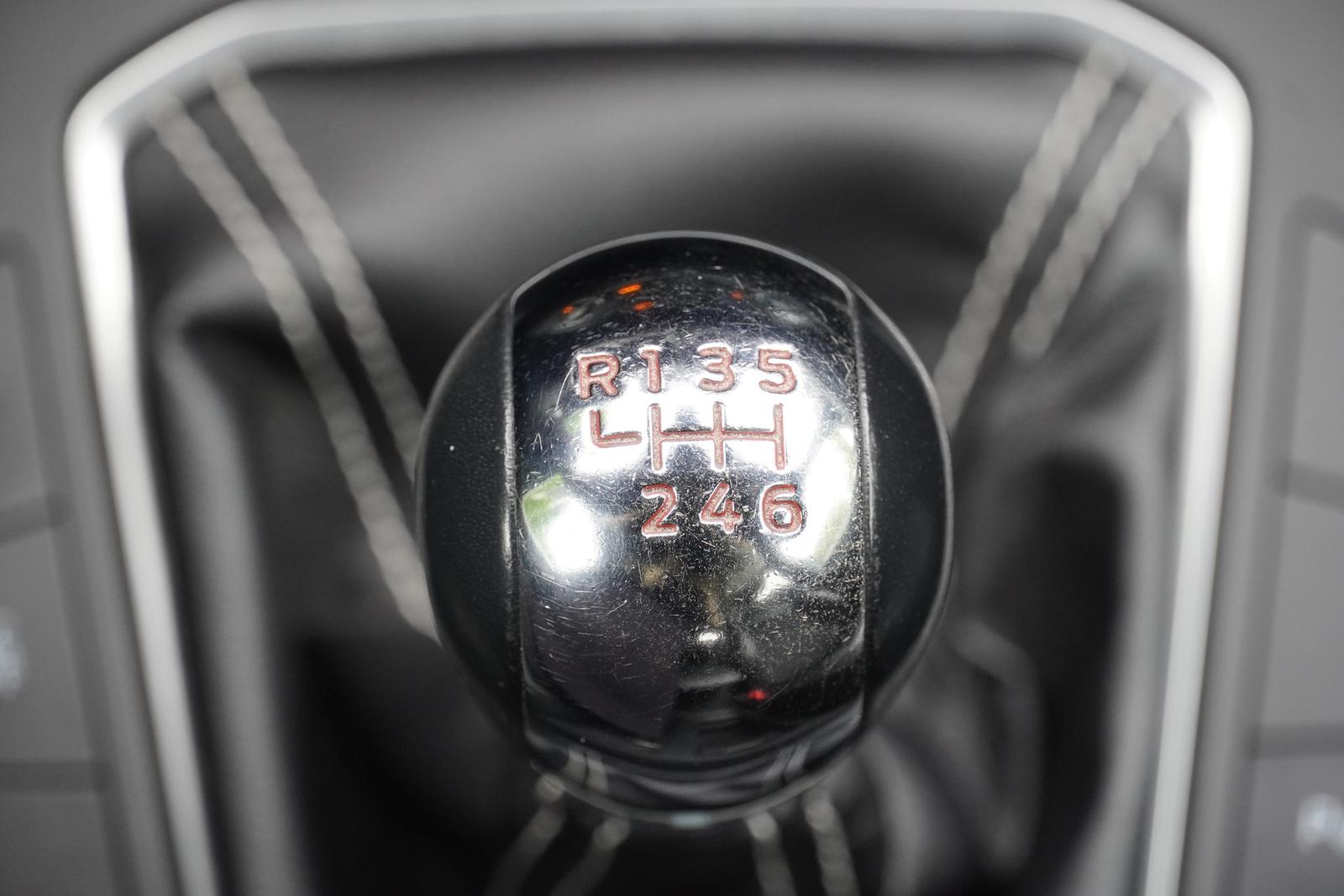 Ford Focus Turnier 2.3 EcoBoost ST LED Navi DAB PDC