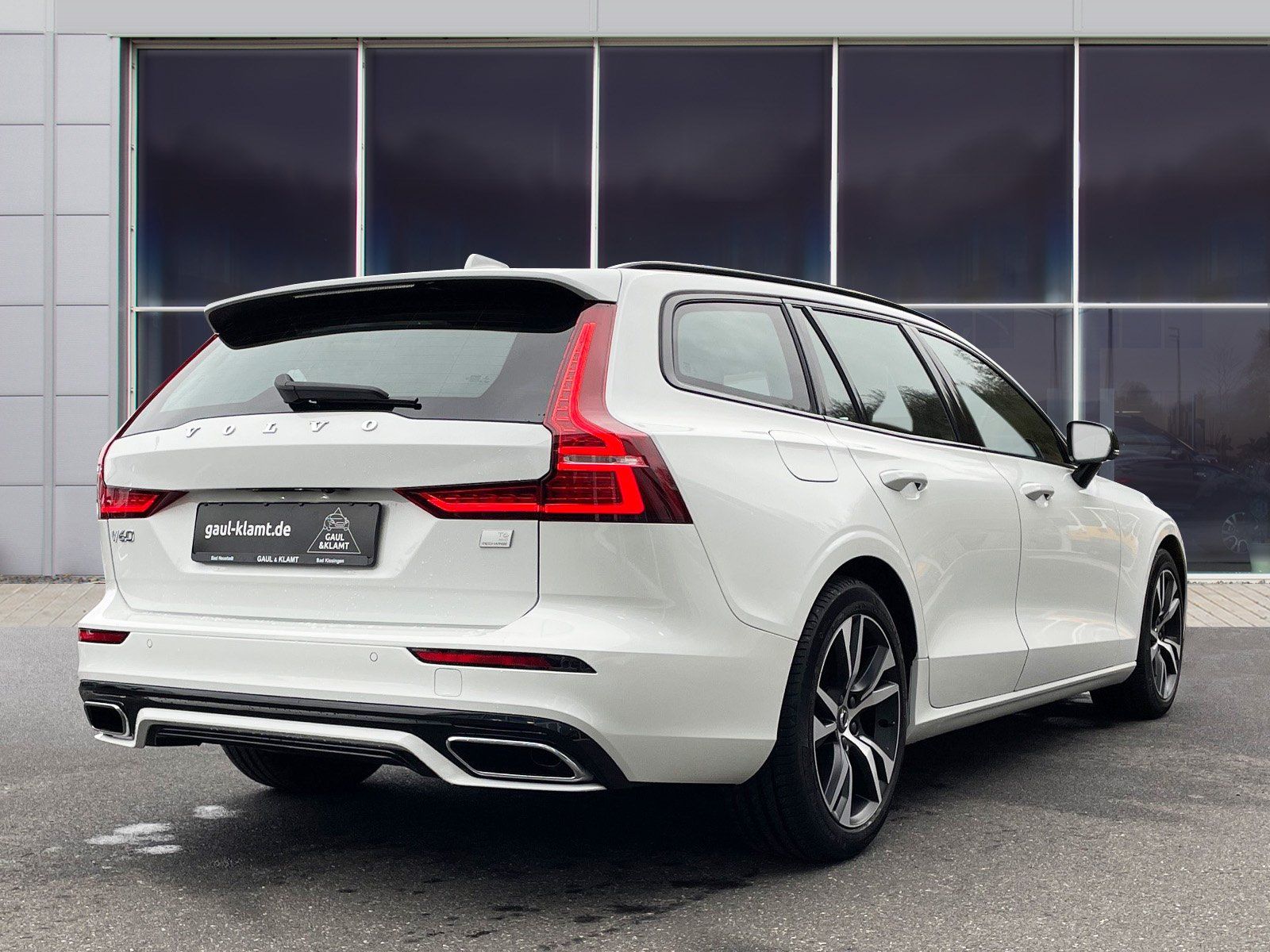 Fahrzeugabbildung Volvo V60 T6 AWD R-Design Expression #Plug-In Hybrid