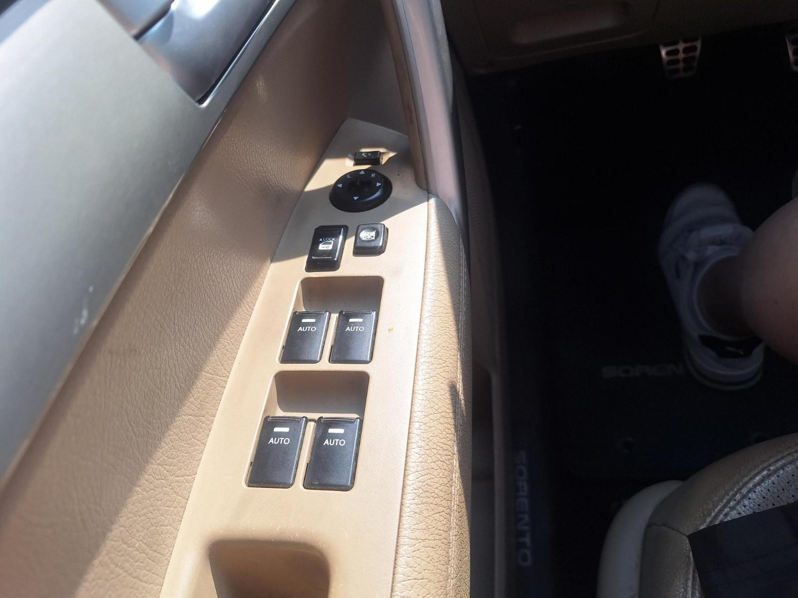 Kia Sorento 2012 — photo 20
