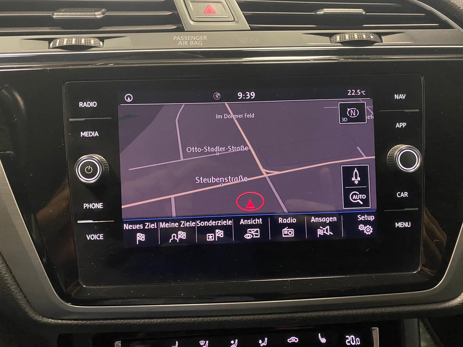 Fahrzeugabbildung Volkswagen Touran 1.4 TSI  Comfortline BMT/Star+ACC+3ZKLIMA
