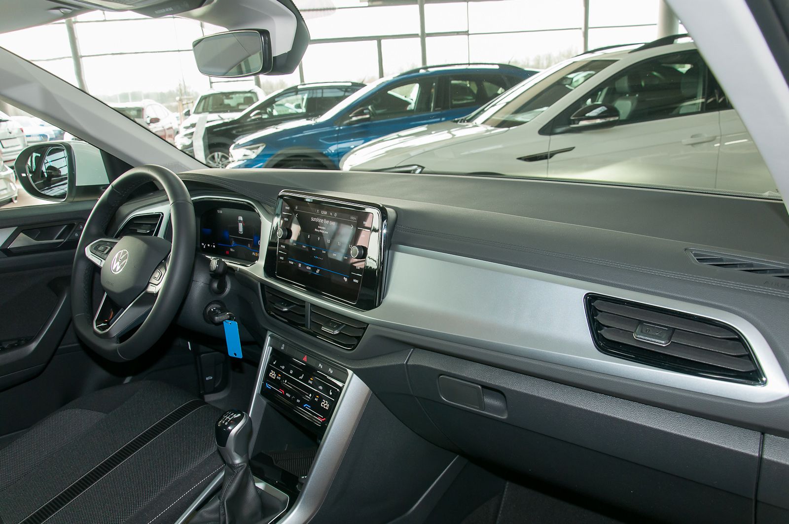 Fahrzeugabbildung Volkswagen T-Roc Life 1.0 l TSI OPF 110 PS 6-Gang