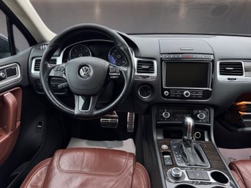 Volkswagen Touareg - 12