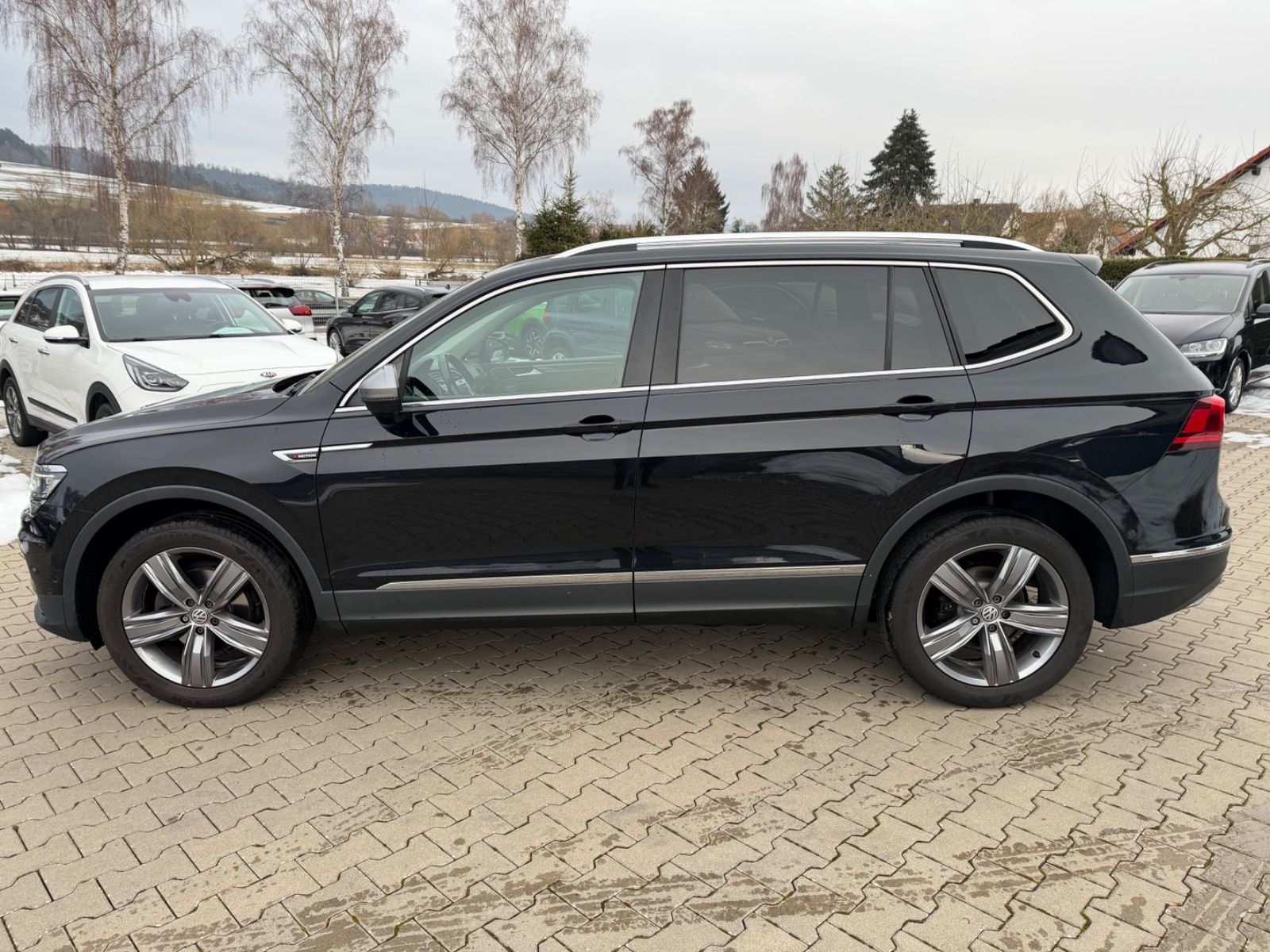 Fahrzeugabbildung Volkswagen Tiguan Allspace 4Motion°7 Sitzer°DSG°AHK°LED°