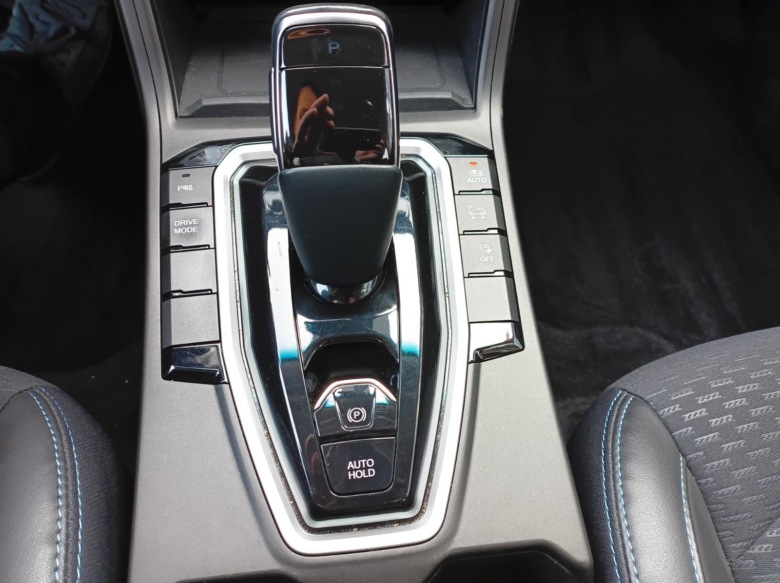 Fahrzeugabbildung Ssangyong Korando e-Motion PLATINUM +T.LEDER+ABSTANDSPILOT