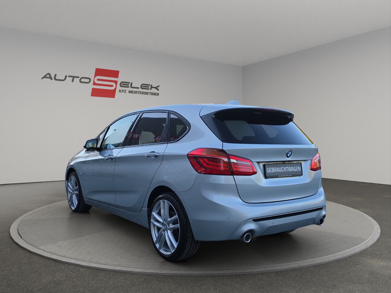 Fahrzeugabbildung BMW 2 Active Tourer 218 d Sport Line Sport-Automatik