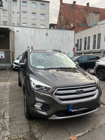 Ford Kuga 1,5 EcoBoost 4x4 134kW Titanium Autom. ...