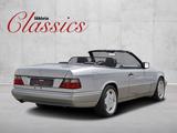 Mercedes-Benz E 220 Cabriolet - Mercedes-Benz Oldtimer: Cabrio