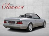 Mercedes-Benz E 220 Cabriolet - Mercedes-Benz Oldtimer