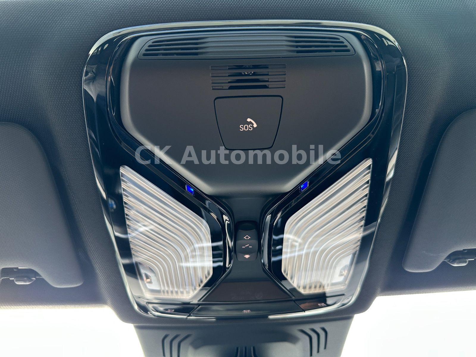 Fahrzeugabbildung BMW M340i Touring xDrive/Navi/HeadUP/Pano/360°