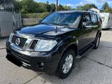 Nissan Pathfinder 2.5 dCi SE *Automatik*AHK*TÜV 11/2025 - Nissan Pathfinder: 7 Sitzer