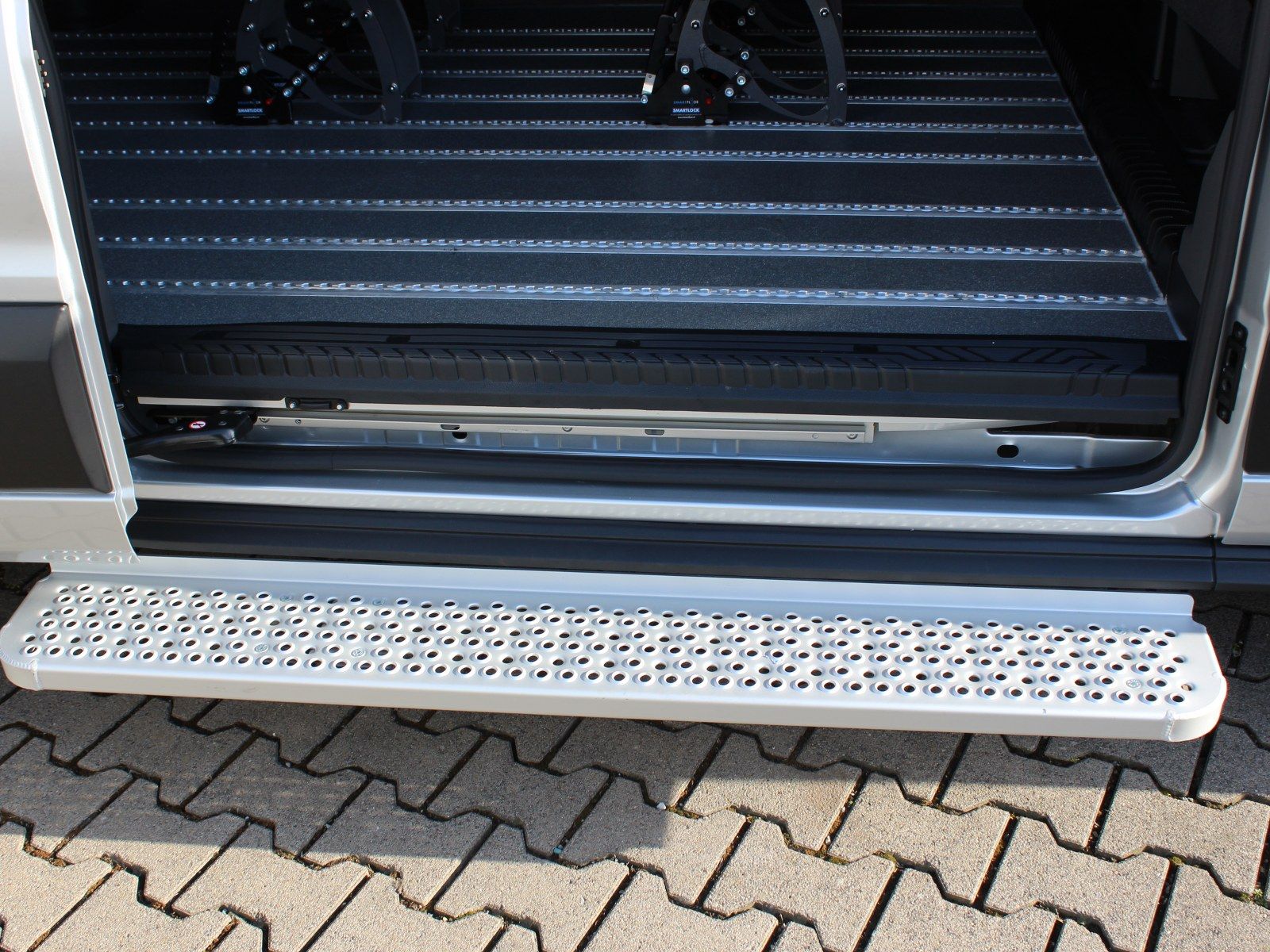 Fahrzeugabbildung Ford Transit 350 L3 Trend -Rollstuhlfahrzeug-