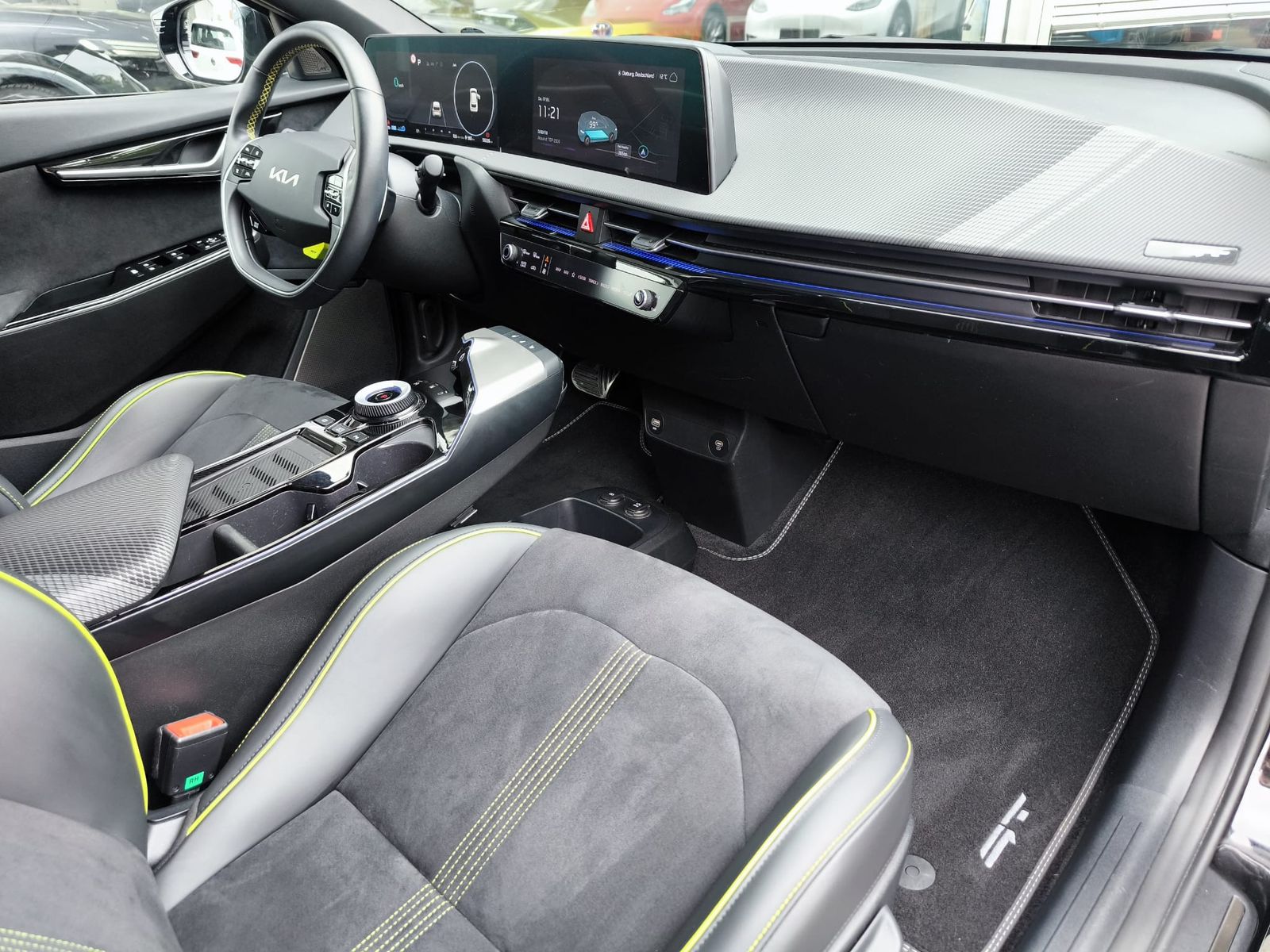 Fahrzeugabbildung Kia EV6 GT 4WD WERKSGAR+NAVI+LED+SHZ+WP+KAM+ACC+DAB+