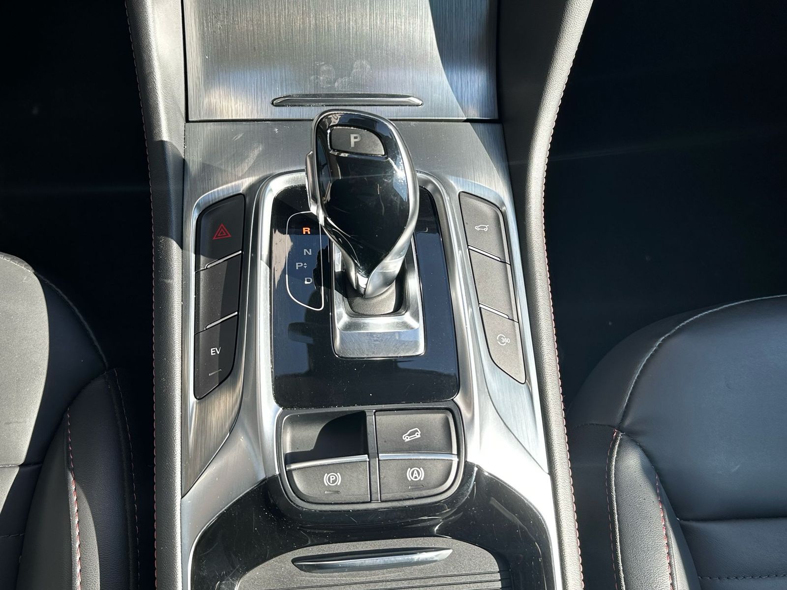 Fahrzeugabbildung MG EHS Luxury PANO+LEDER+NAVI+SHZ+KAMERA+ACC+360°