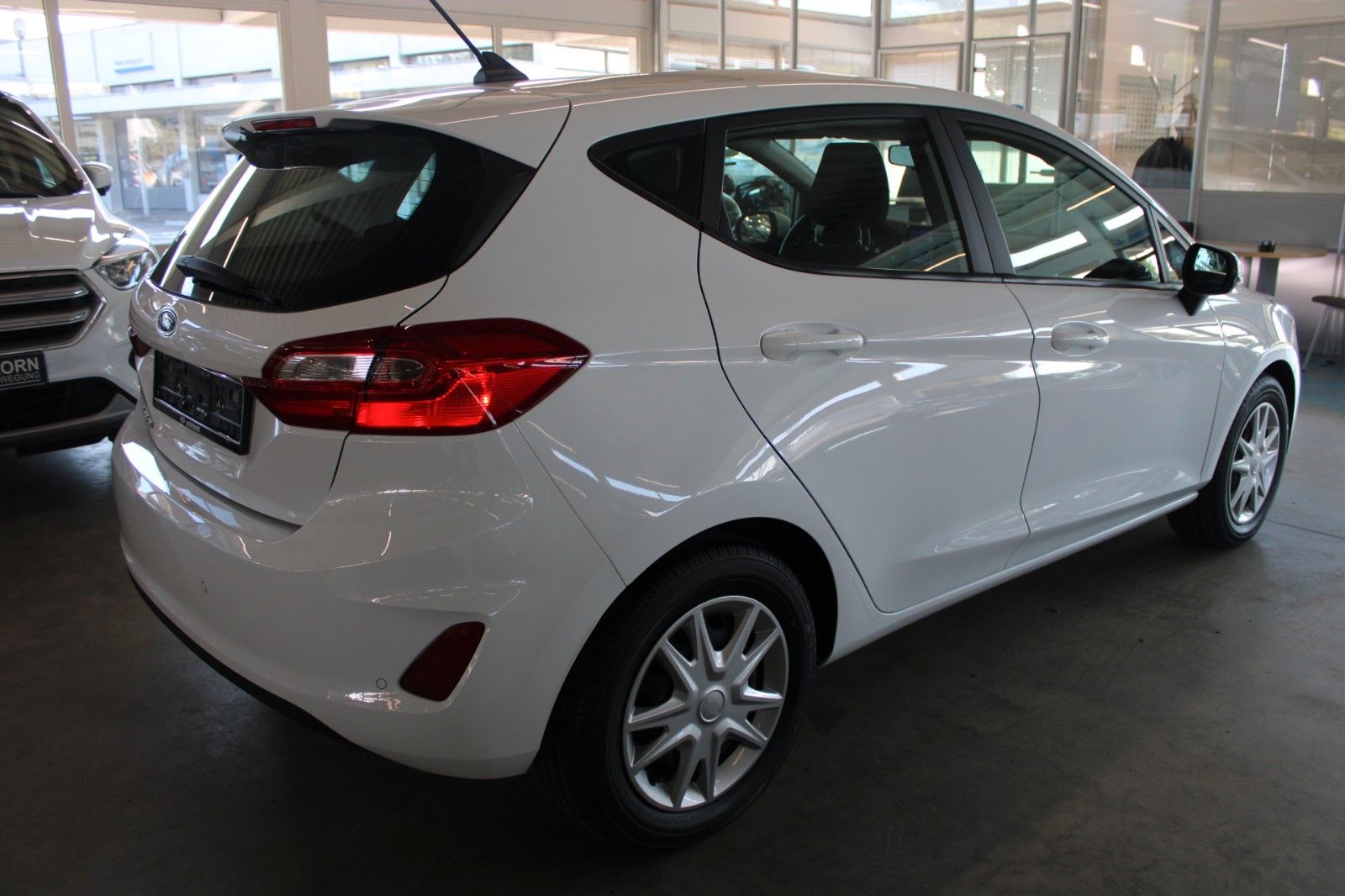 Fahrzeugabbildung Ford Fiesta 1,5 TDCi Cool & Connect 5-trg NAVI LED