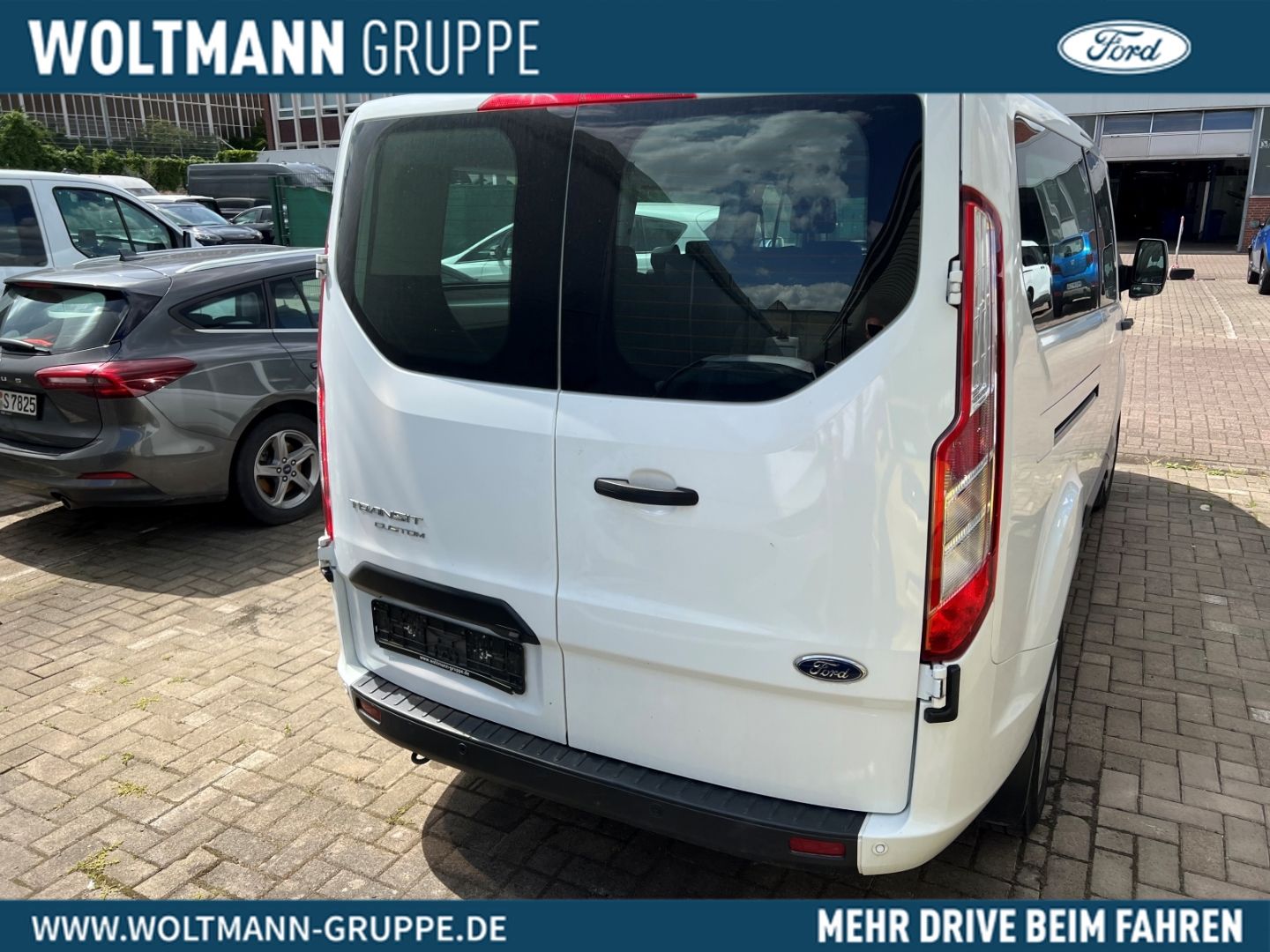 Fahrzeugabbildung Ford Transit Custom Kombi 320 L2 Trend 2.0 TDCi 105PS