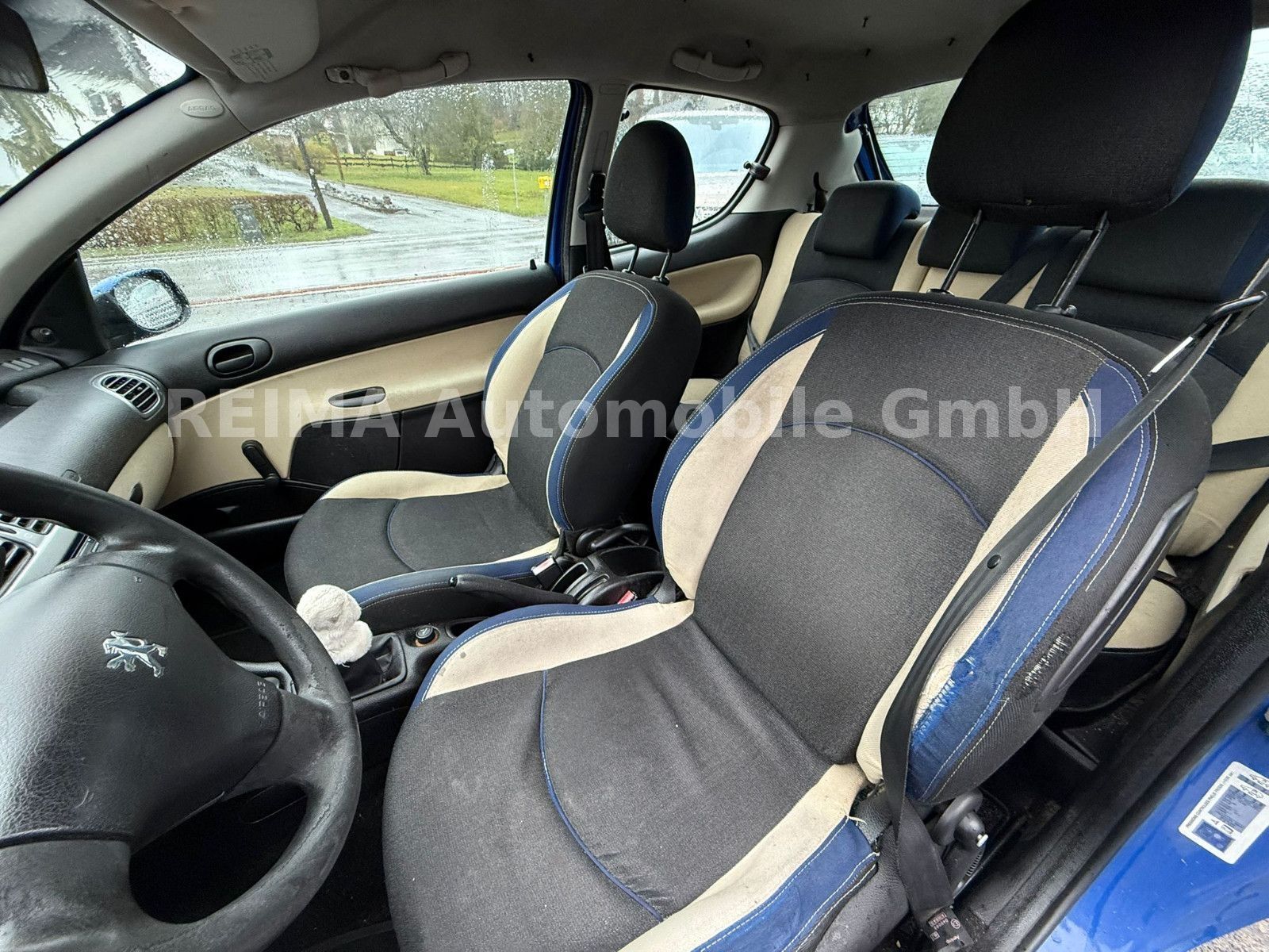 Fahrzeugabbildung Peugeot 206 1,2i Petit Filou