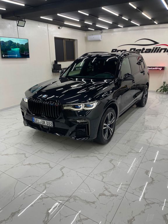 Image of BMW X7