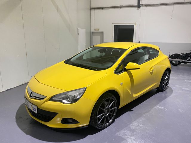 Opel Astra J GTC 1.6 Turbo INNOVATION 19"ALU NAVI PDC