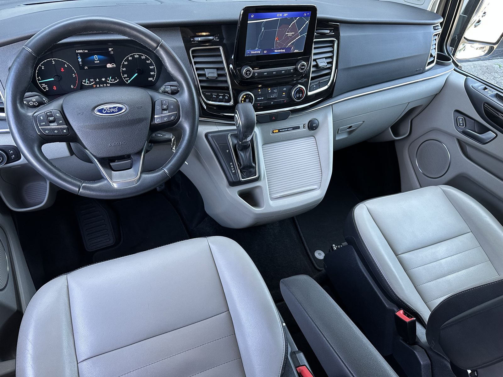 Fahrzeugabbildung Ford Tourneo Custom 320 L2H1 Titanium NAV+XEN+KAMERA