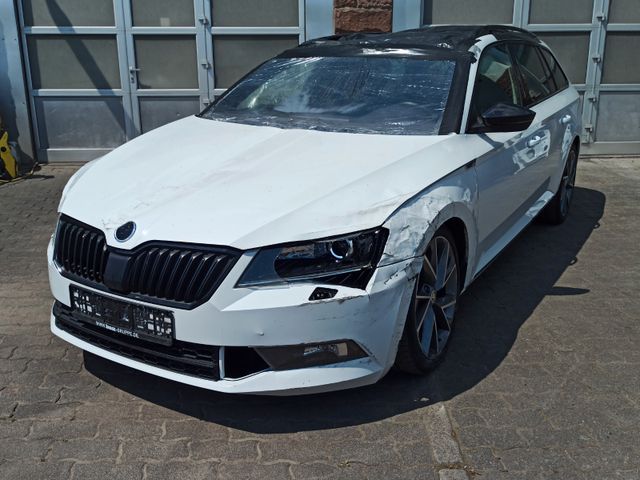 Skoda Superb Combi Sportline / XENON / 1.Hand !