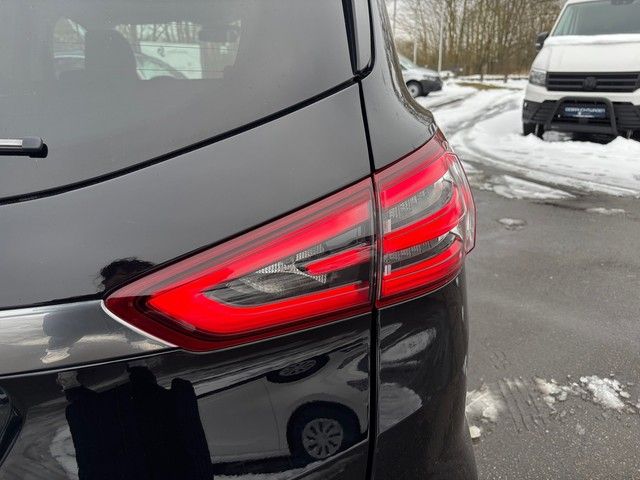 Fahrzeugabbildung Ford S-MAX 2.0Eco Boost Titanium PANO+LED+PARKLENK+AC