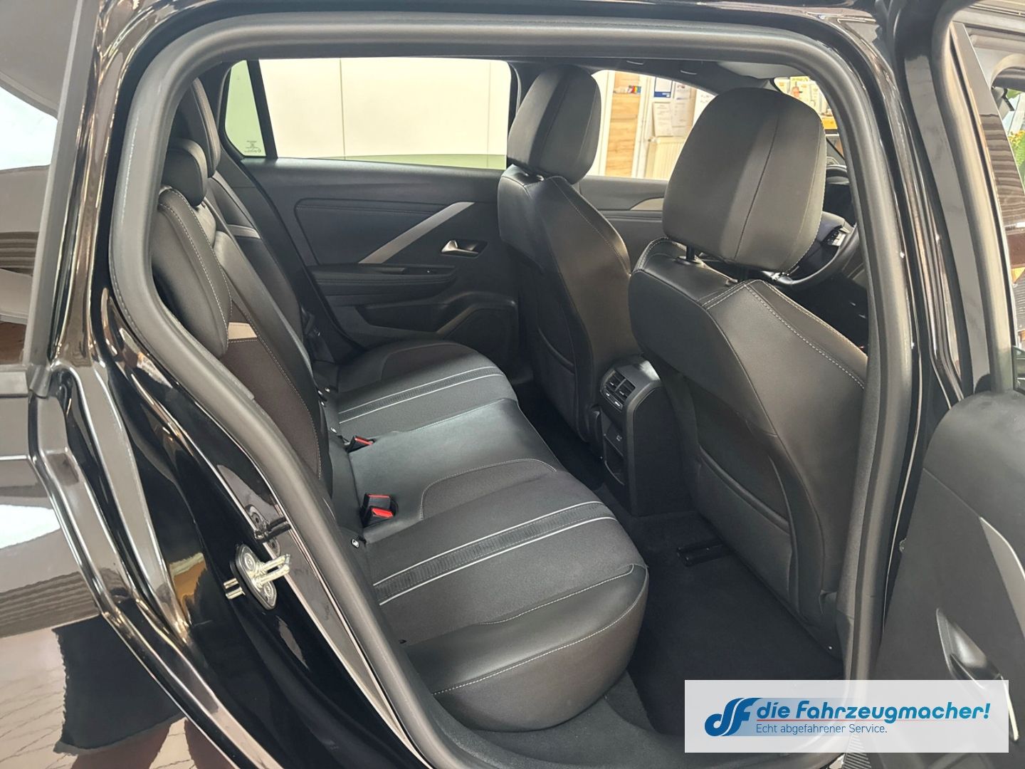 Fahrzeugabbildung Opel Astra L Sports Tourer GS Line Digi Co 360 LED A