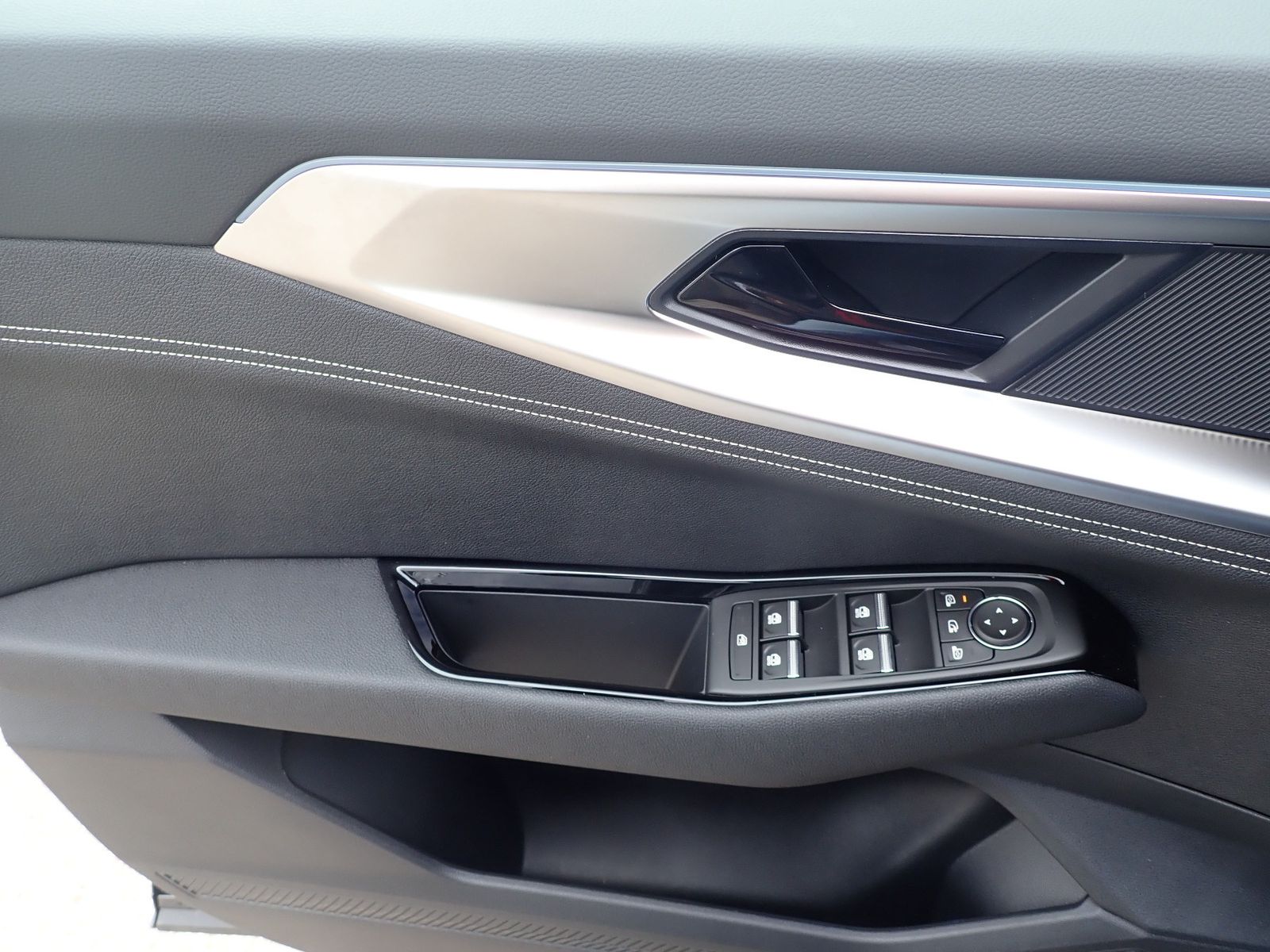 Fahrzeugabbildung Renault Austral Techno Mild Hybrid 150 Automatik