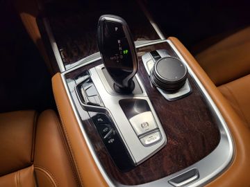 BMW 750 - 11