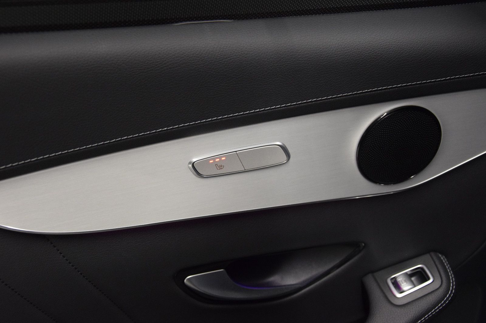 Fahrzeugabbildung Mercedes-Benz GLC 43 Coupe AMG 4Matic Pano s.AGA HuD ACC Burme