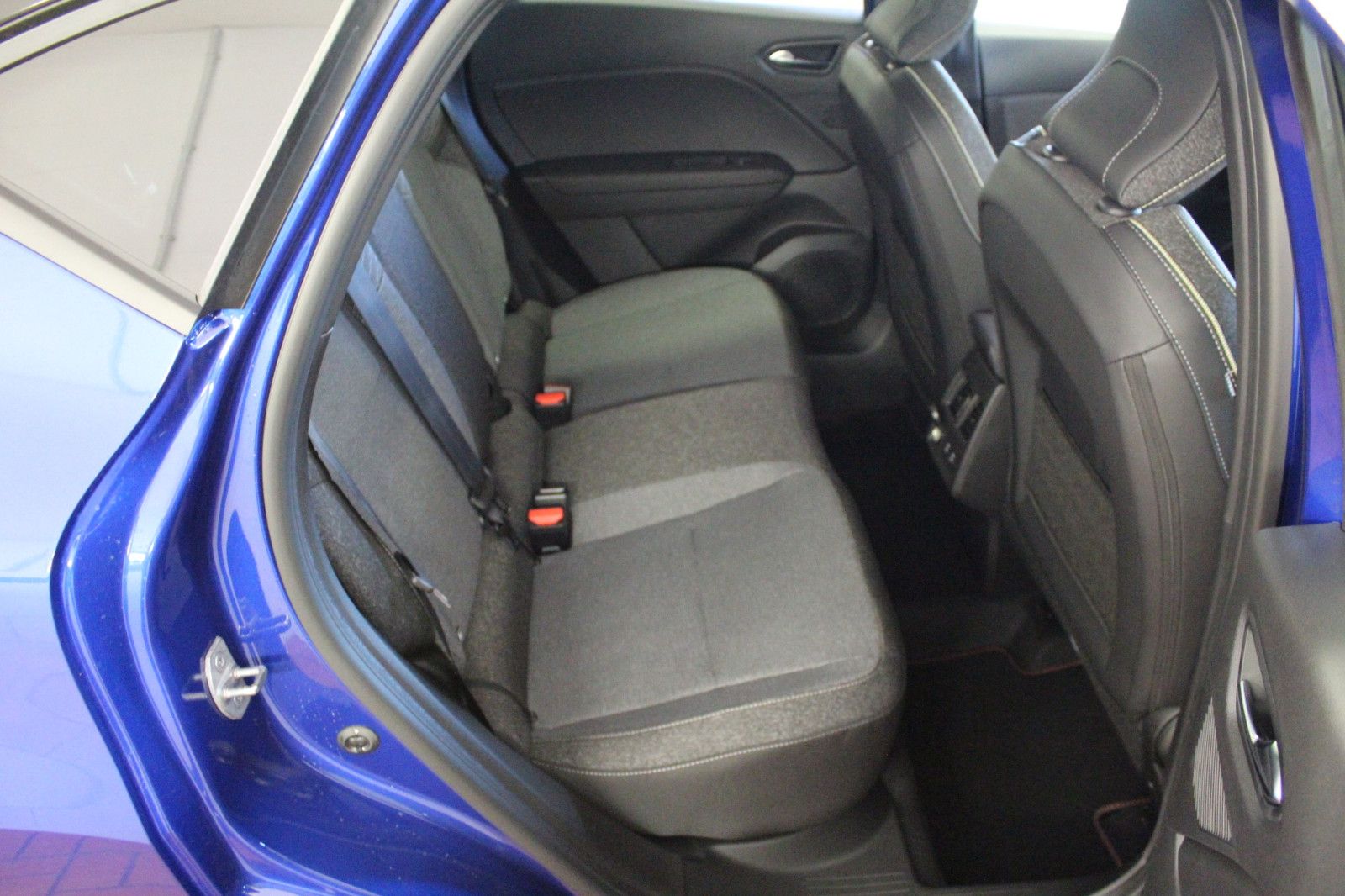 Fahrzeugabbildung Renault Captur Full Hybrid E-Tech 160 Techno *Winterp.*