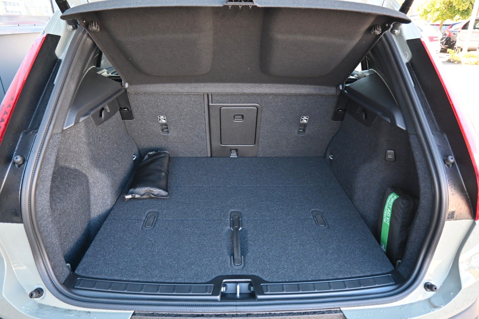 Fahrzeugabbildung Volvo XC40 B4 DKG Plus Dark*FSHZG*360°*ACC*Allwetter