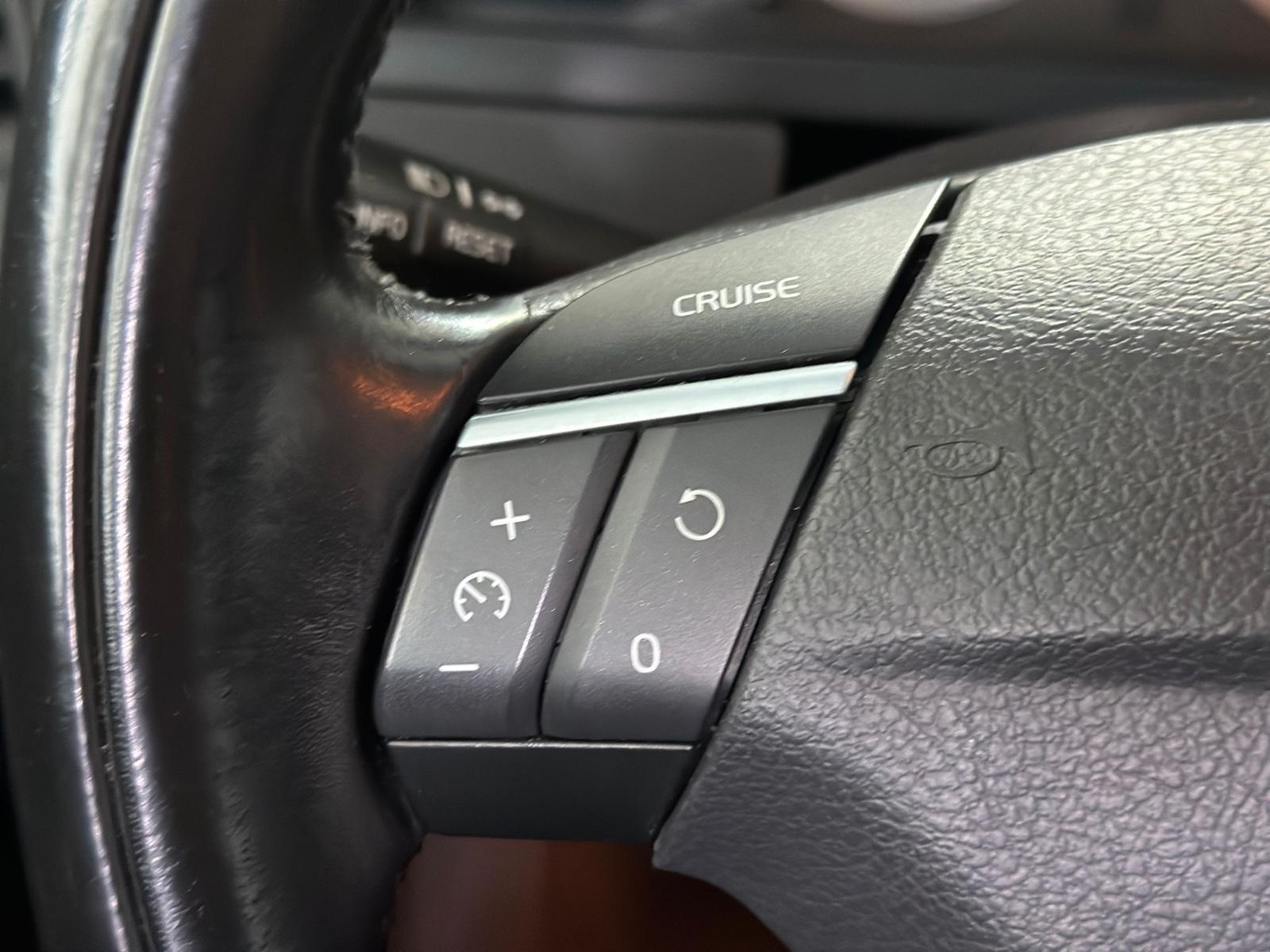 VOLVO XC90 2.4 D5 200 ch MOMENTUM GEARTRONIC 7 PLACES 4X4 - 1ère MAIN - ATTELAGE - TOIT - 194000 km