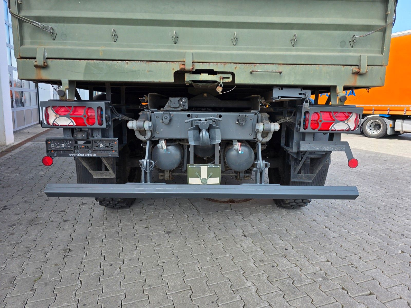Fahrzeugabbildung Mercedes-Benz Atego 1018 A 4x4 Pritsche Plane mehrfach vorh.