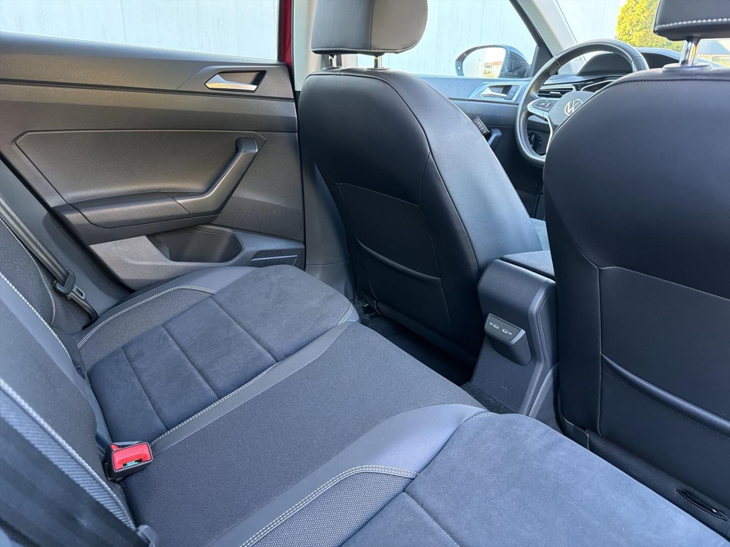 Volkswagen Taigo Style 1.5l TSI DSG AHK Panodach Navi Digit