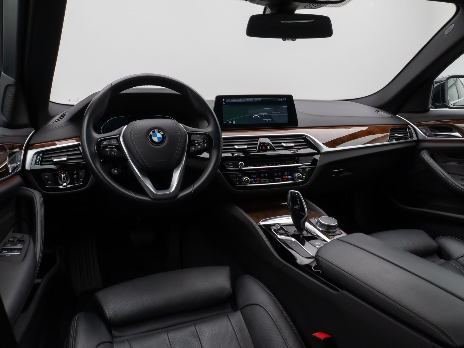 Fahrzeugabbildung BMW 530e iP Luxury Line Kamera HiFi Fernlichtassist