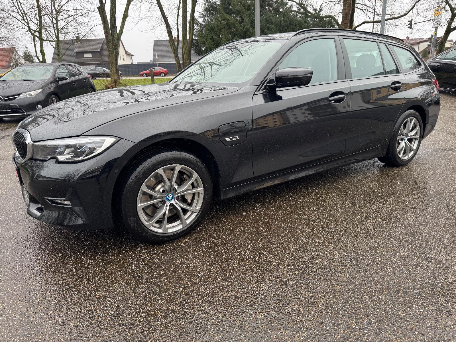 BMW 330  Touring 330 e xDrive Sport Line
