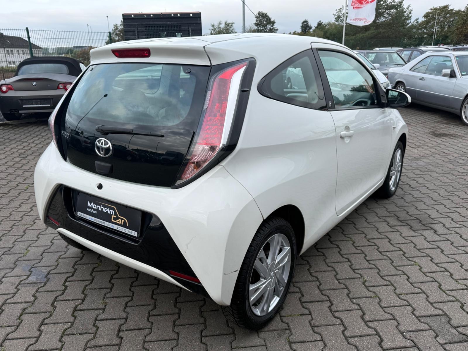 Toyota Aygo AYGO x-play Team D