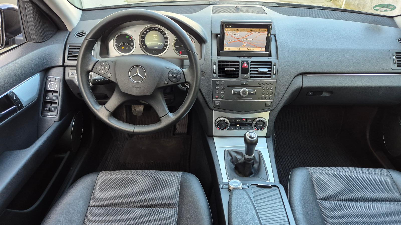 Mercedes-Benz C220 2008 — photo 11