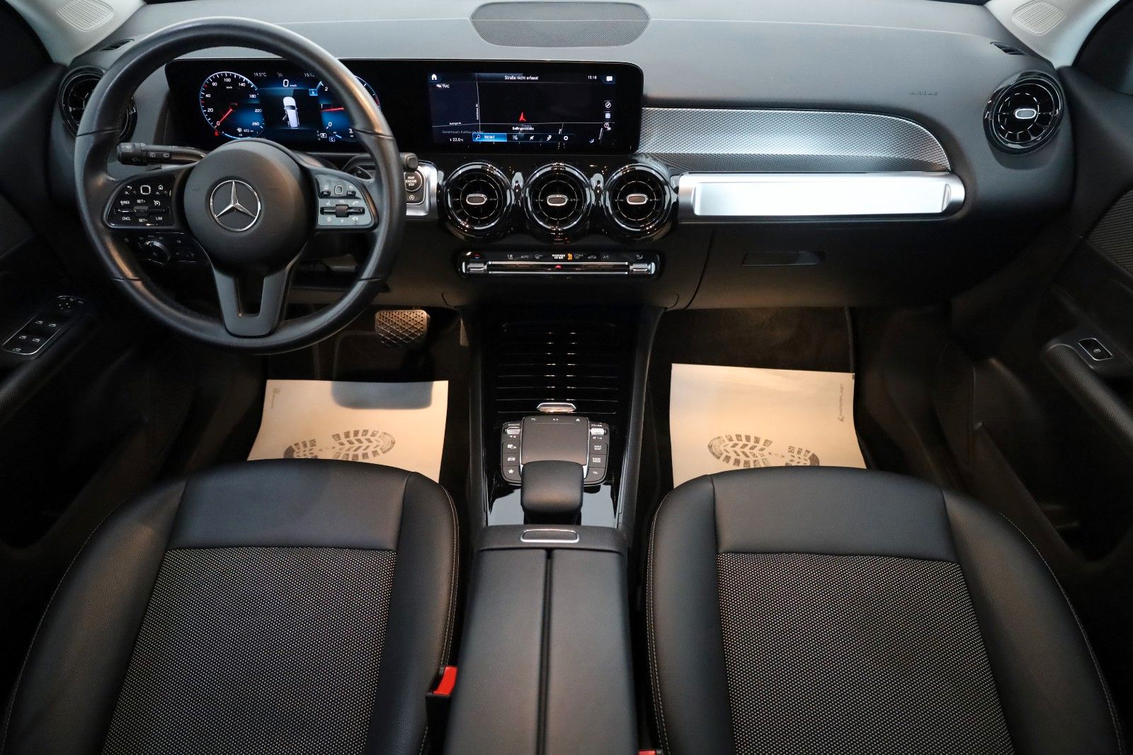 Fahrzeugabbildung Mercedes-Benz GLB 200d T.Leder,Navi,LED,SH,Kamera,Park-Paket