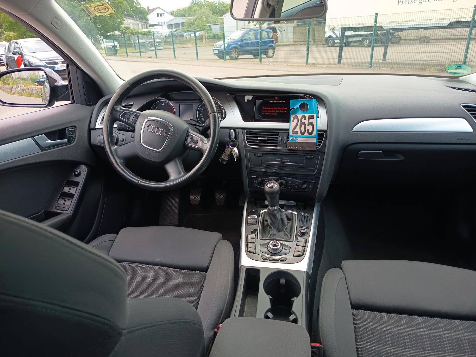 Audi A4 2011 — photo 9