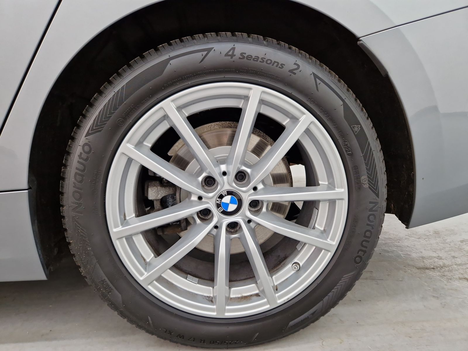 BMW 318 i Touring Navi LED SHZ Allwetter – Bild 7