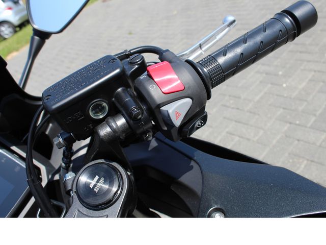 Honda CBR500R e-Clutch