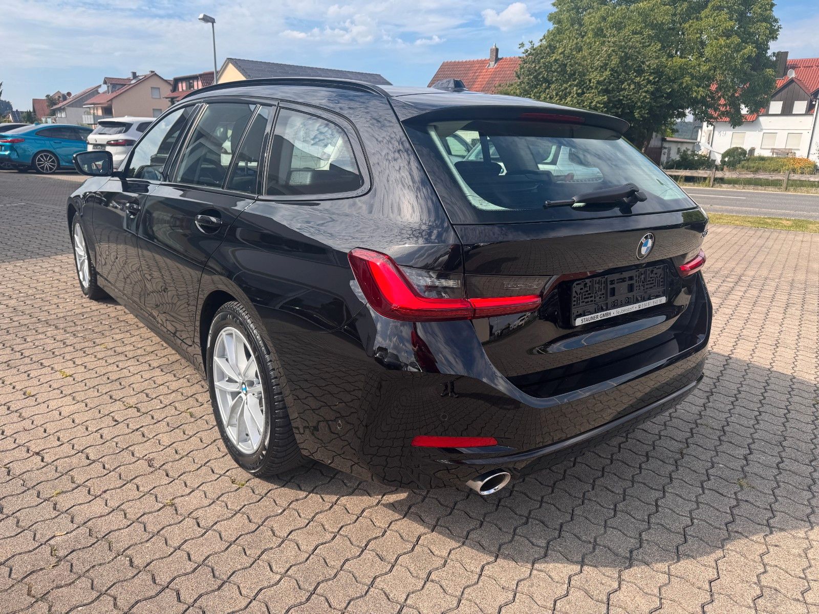 BMW 318i Touring KAMREA NAVI DAB KLIMAAUTOMATIK foto 6