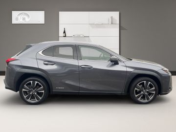 Lexus UX - 3