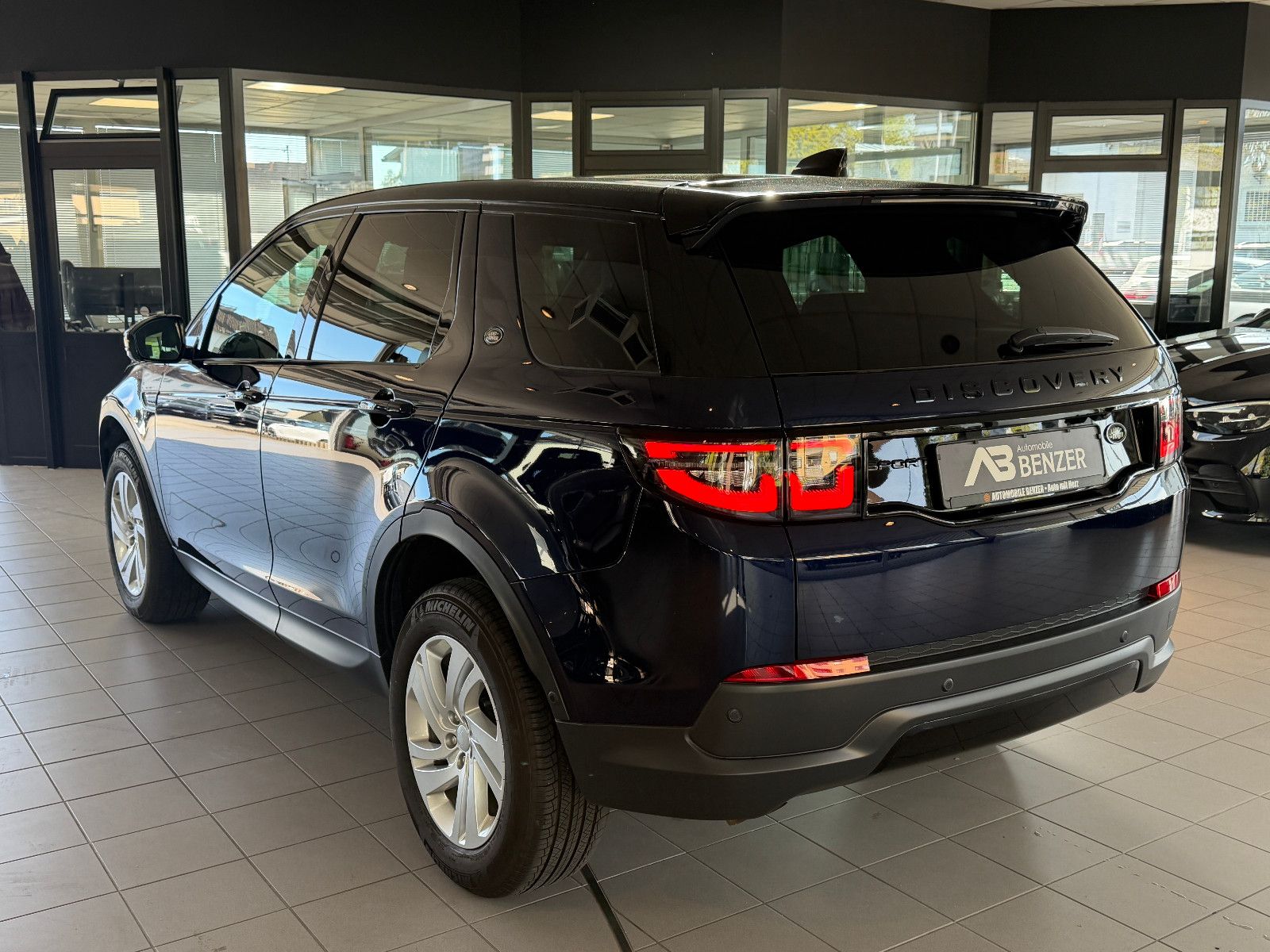 Fahrzeugabbildung Land Rover Discovery Sport S /360°KAM/ACC/NAVI/SHZ/L-HEIZUN