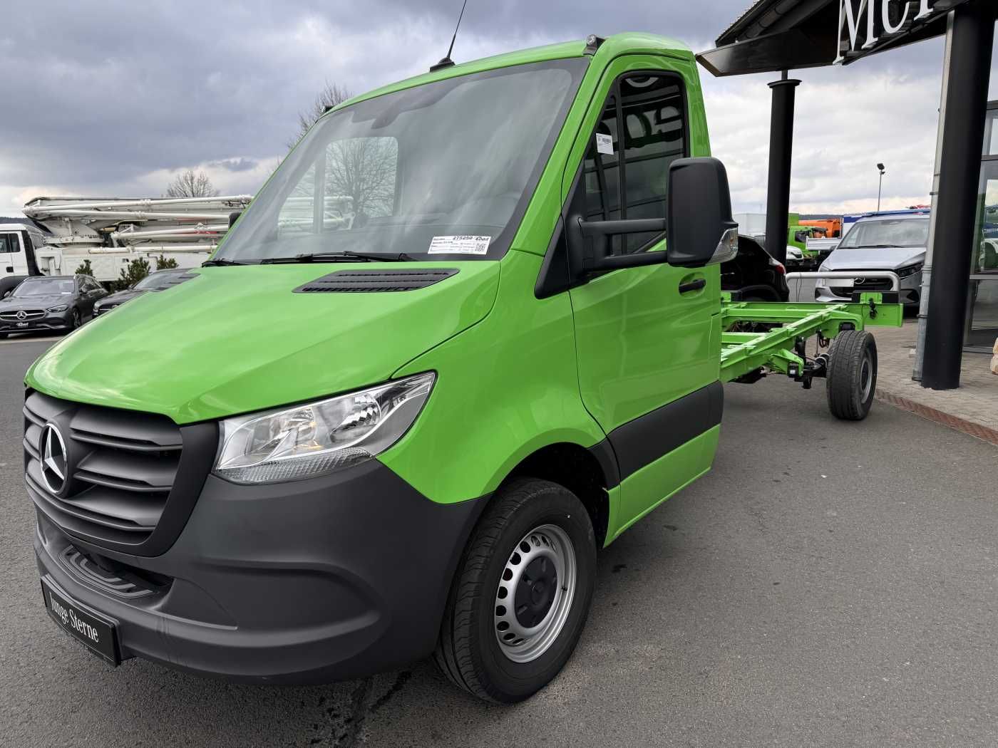 Fahrzeugabbildung Mercedes-Benz Sprinter 317 CDI Fahrgestell 4325 Klima MBUX