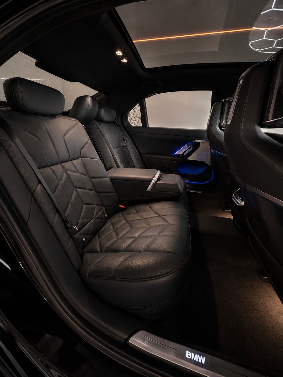 BMW 740 d xDrive 22*BBS/360/B&W/HUD/PANO/ICONIC-GLOW foto 24