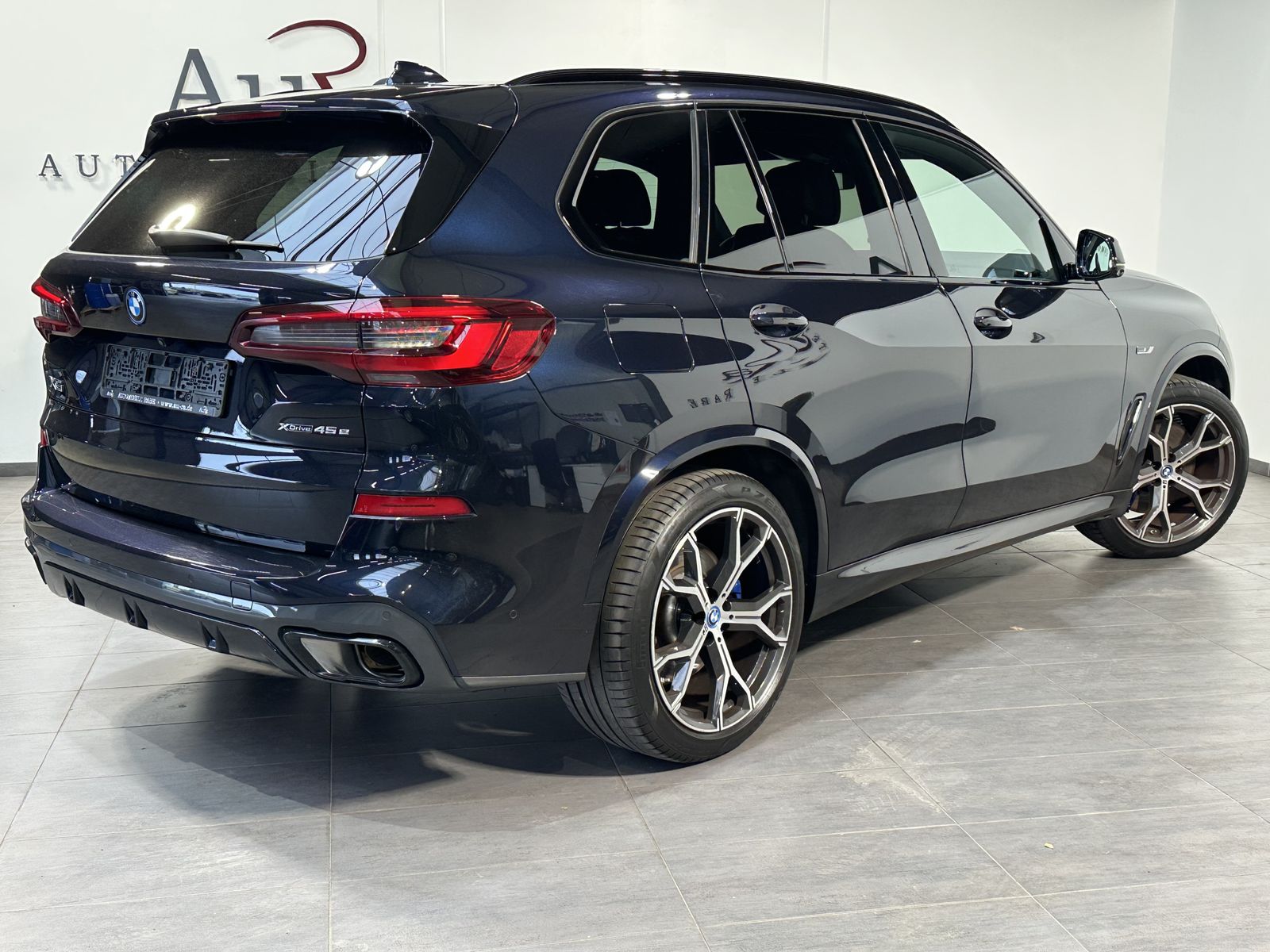 Fahrzeugabbildung BMW X5 xDrive45e M-Sportpaket HUD+LASER+ACC+AHK+H&K