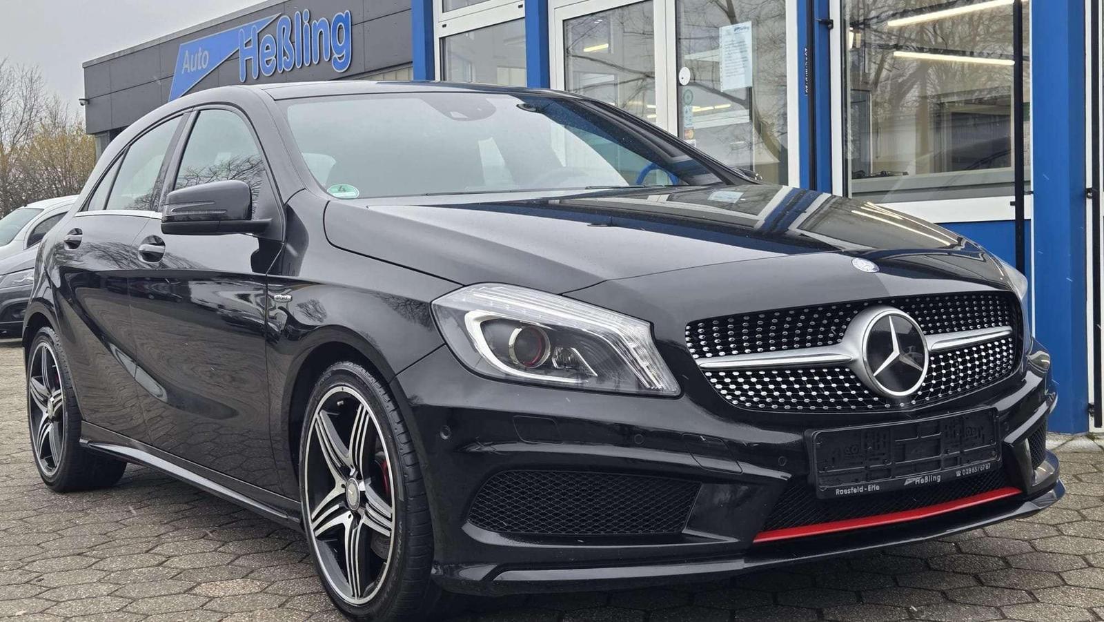 Mercedes-Benz A 250 A 250 Sport AUT Panorama DISTRONIC LEDER