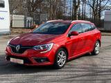 Renault Megane IV Grandtour Business Edition - Renault Megane: Rot